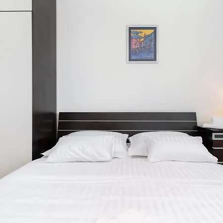 Vibe & Free Garage Apartament *